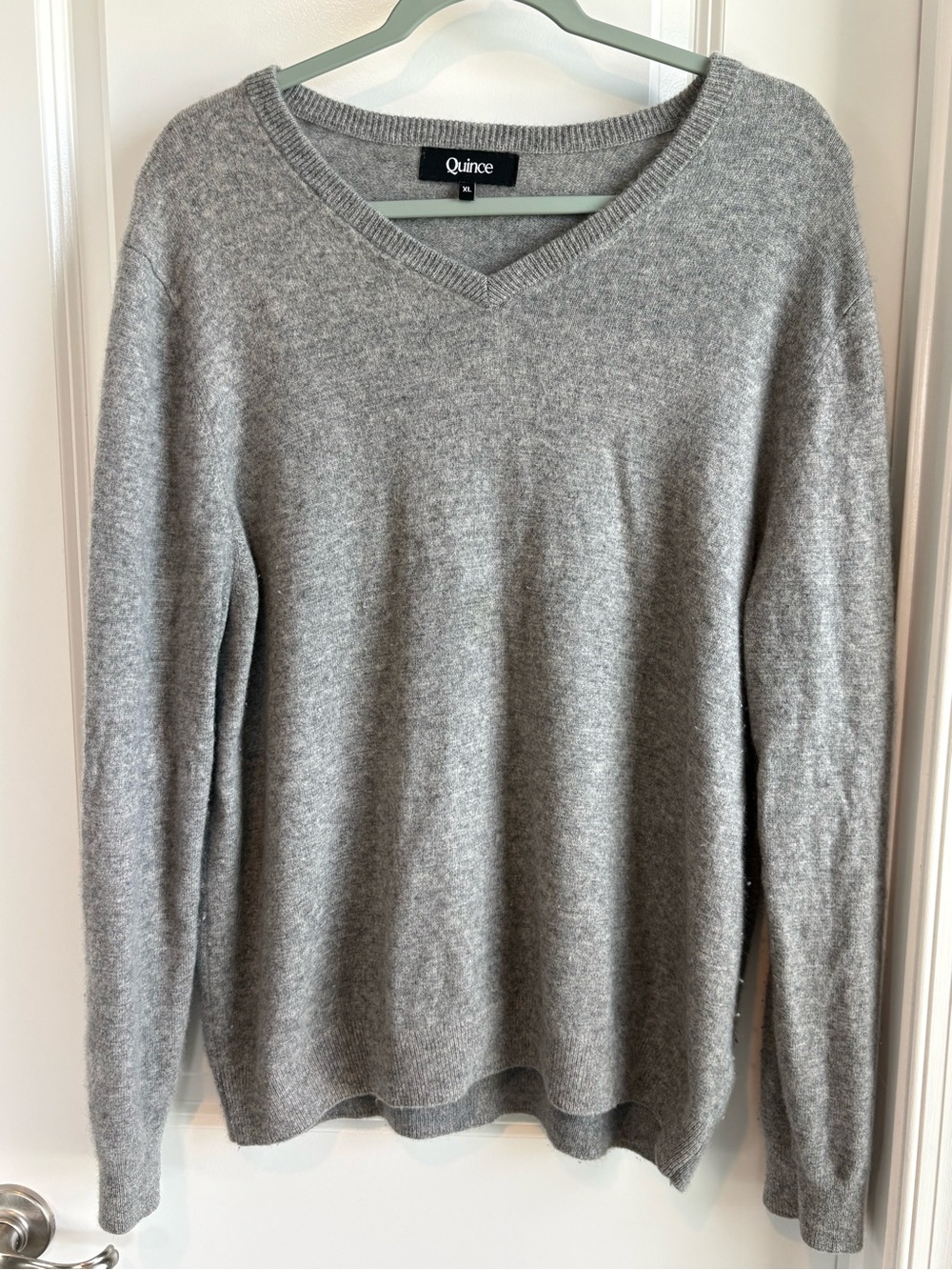 Quince 100% Mongolian Cashmere V-Neck Sweater Heather Gray Men’s XL
